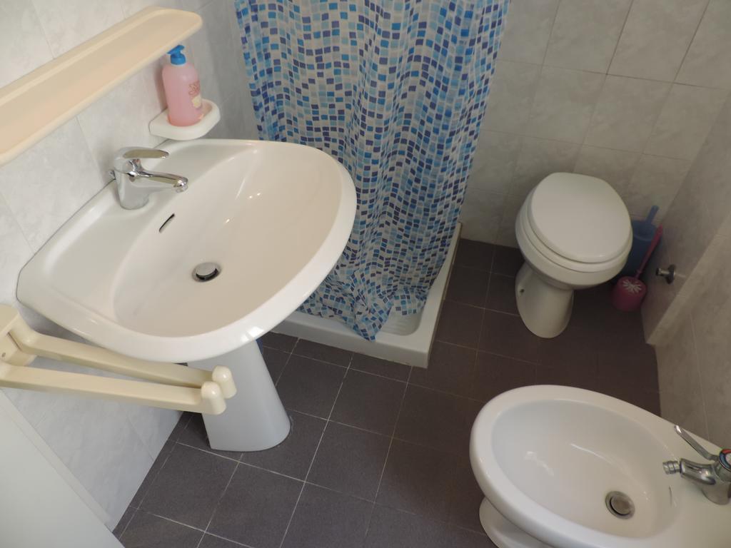 Apartament San Bortolomio Near Suso Ice-Cream Wenecja Zewnętrze zdjęcie